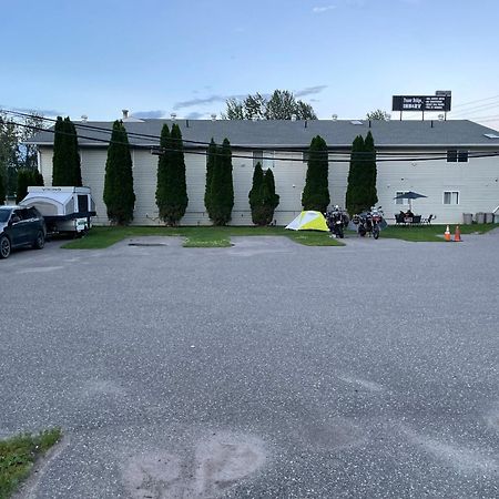 Fraser Bridge Inn Quesnel Bagian luar foto